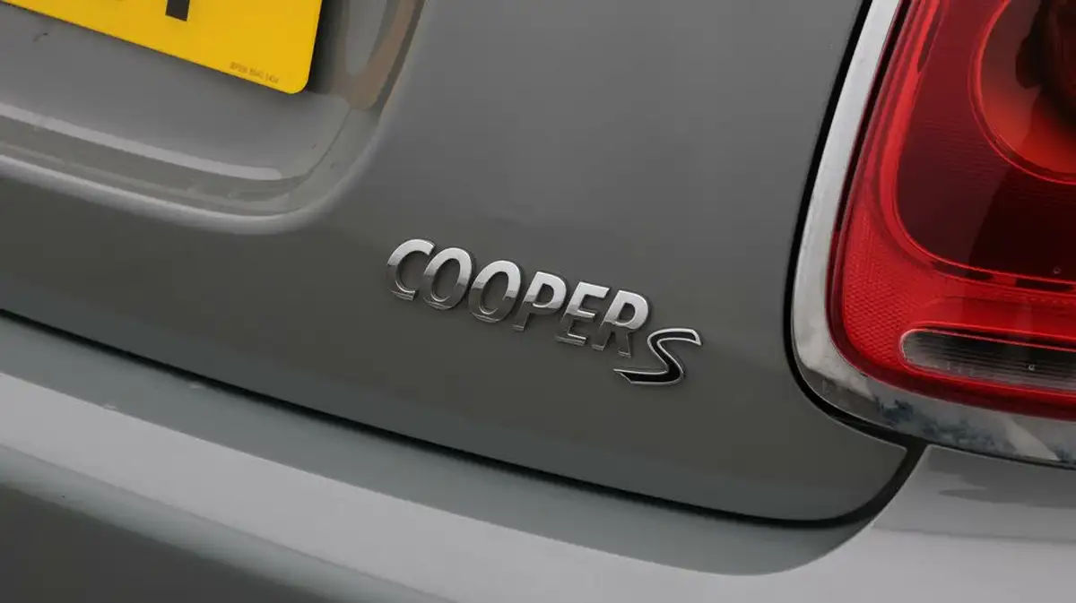 2018-mini-cooper-20-cooper-s-series-ii-ss-hatchback-5d-big-22