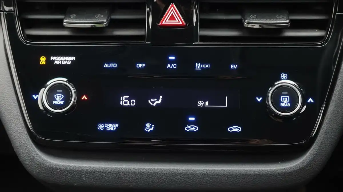 2022-hyundai-ioniq-e-premium-electric-big-12