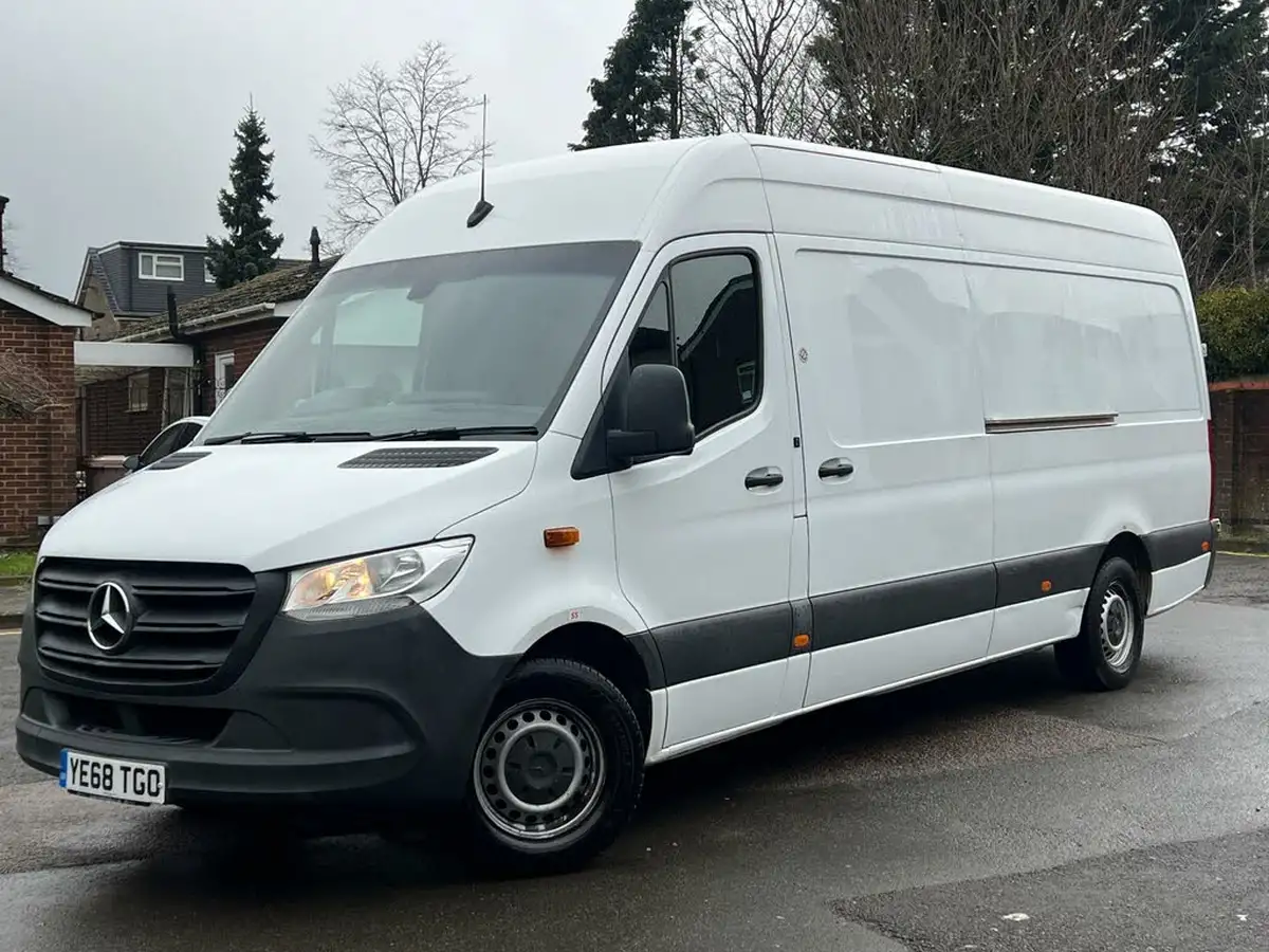 2018-mercedes-benz-sprinter-21cdi-311-l2h1-panel-van-rwd-eco-gear-360-big-6