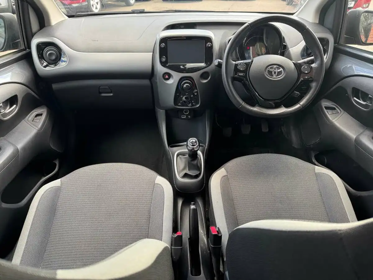 2021-toyota-aygo-10-vvt-i-x-play-tss-big-13