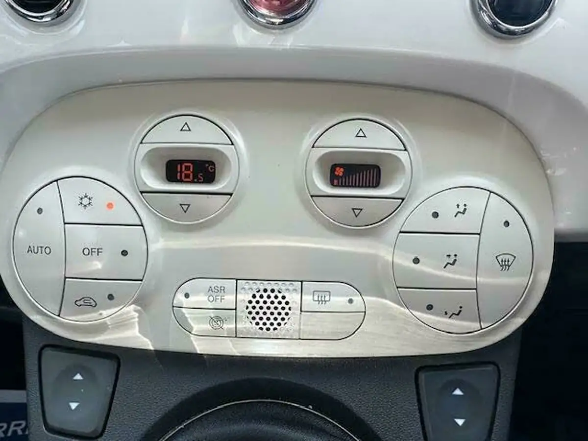 2013-fiat-500c-12-lounge-big-16