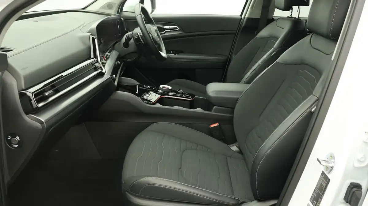 2022-kia-sportage-16-t-gdi-4-226bhp-hev-auto-big-13