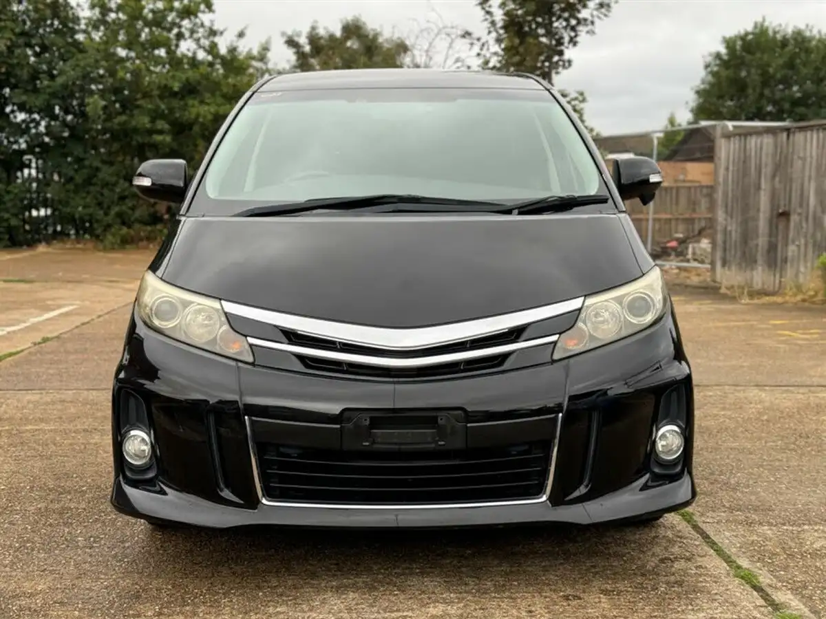 2013-toyota-estima-24-aeras-big-1