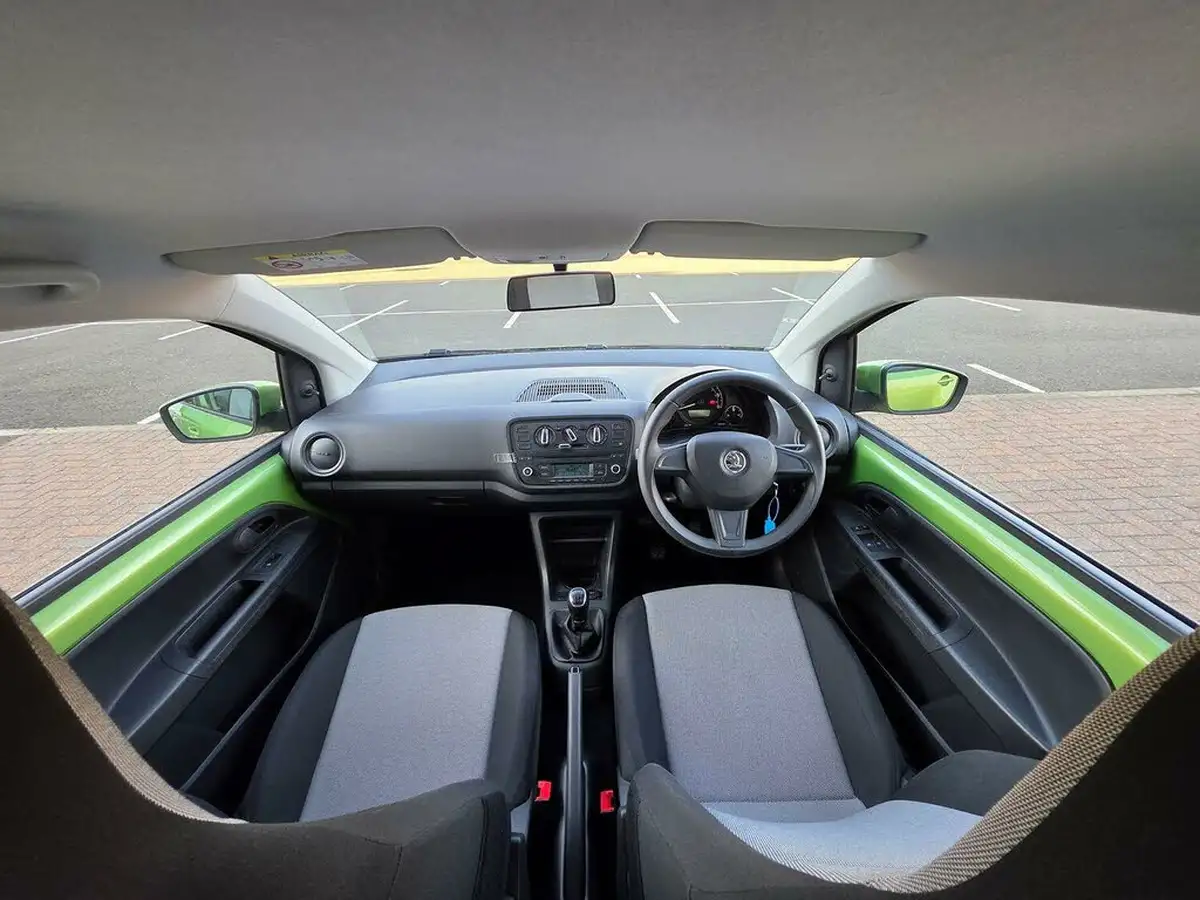 2015-skoda-citigo-10-se-5d-big-24