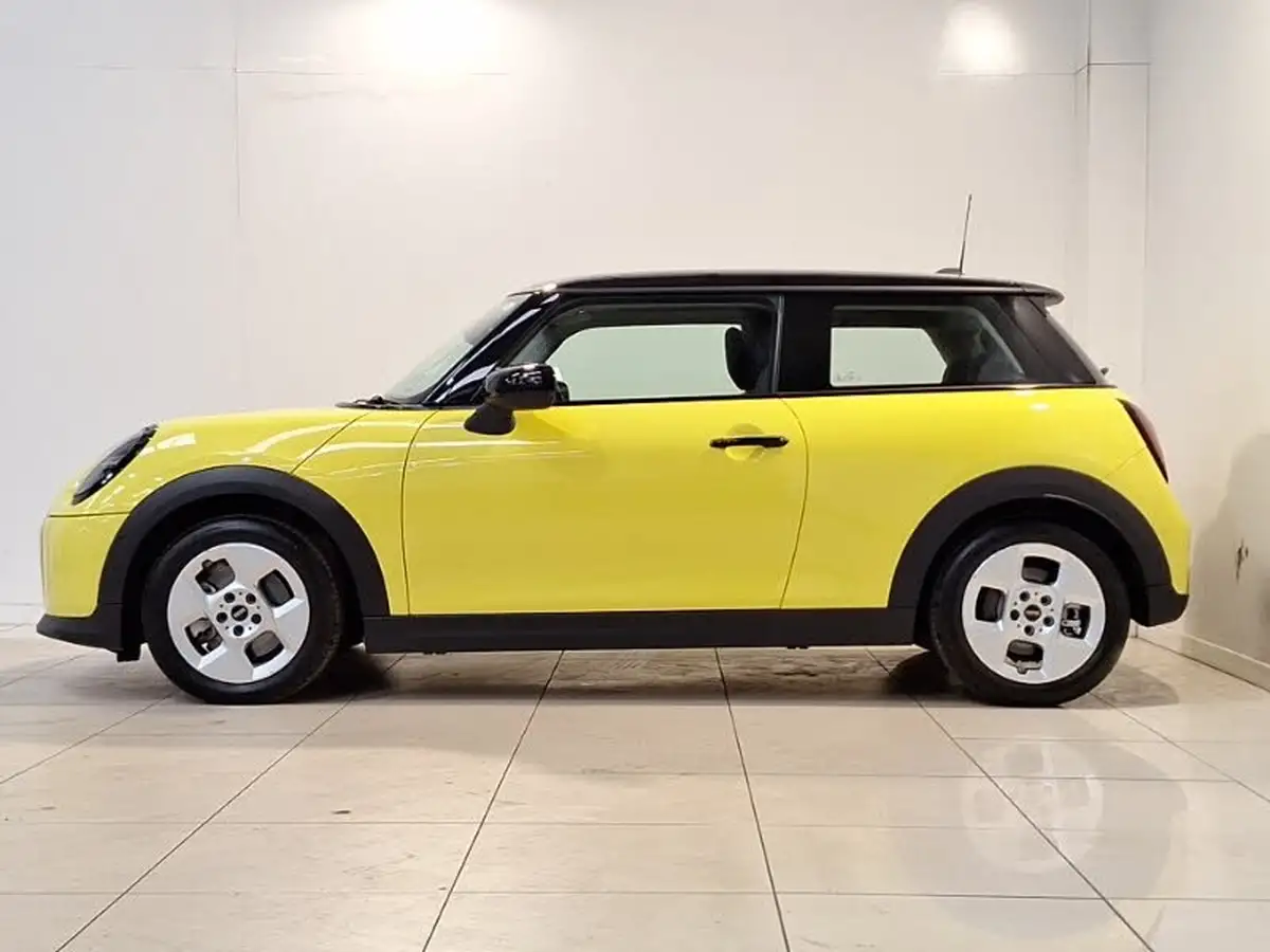 2024-mini-cooper-15-cooper-c-classic-3d-big-3