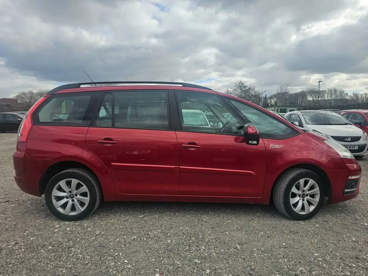 2013-citroen-grand-c4-picasso-16hdi-edition-big-1