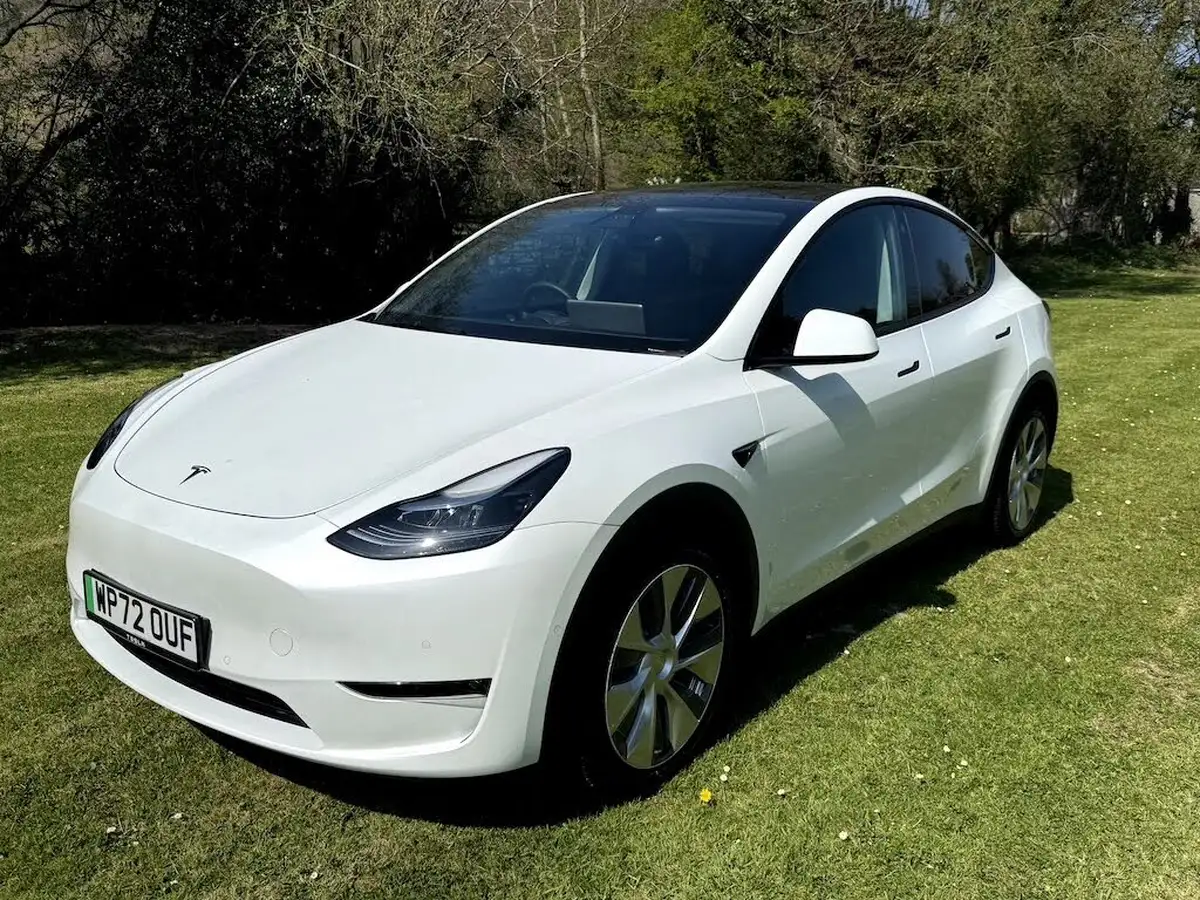 2022-tesla-model-y-e-long-range-big-3