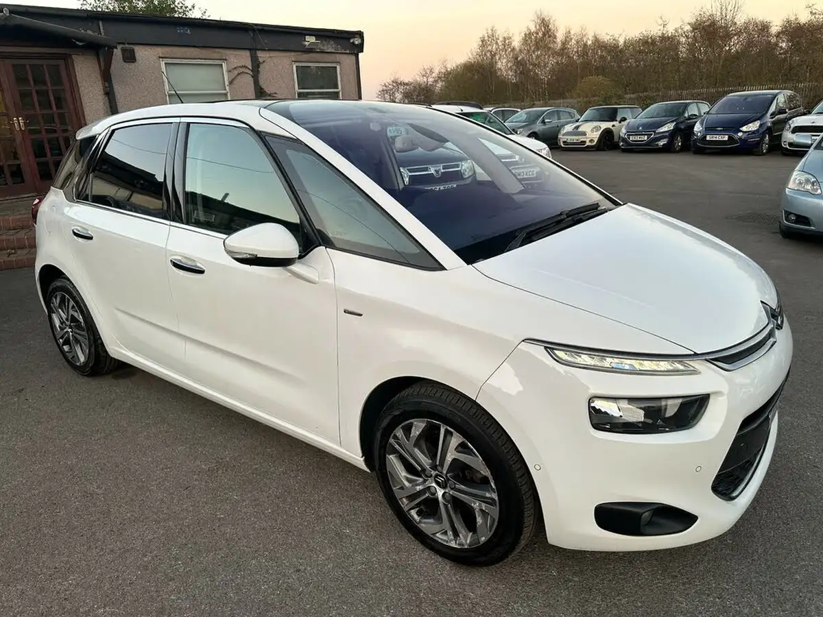 2014-citroen-c4-picasso-16e-hdi-exclusive-big-7