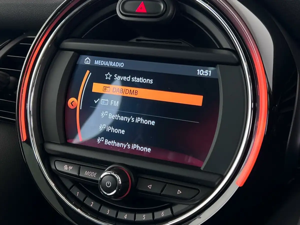 2020-mini-cooper-15-cooper-exclusive-hatchback-5d-auto-big-27