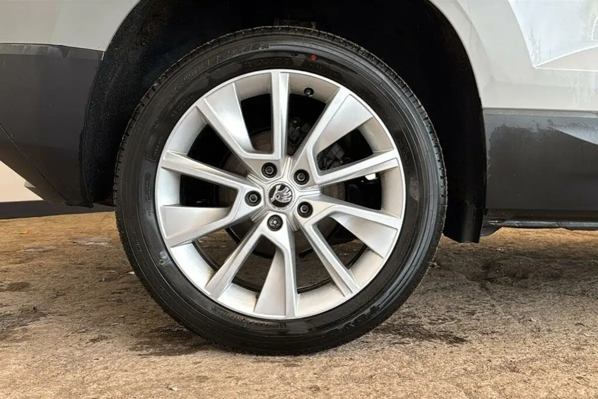 2019-skoda-karoq-16tdi-se-l-dsg-big-23