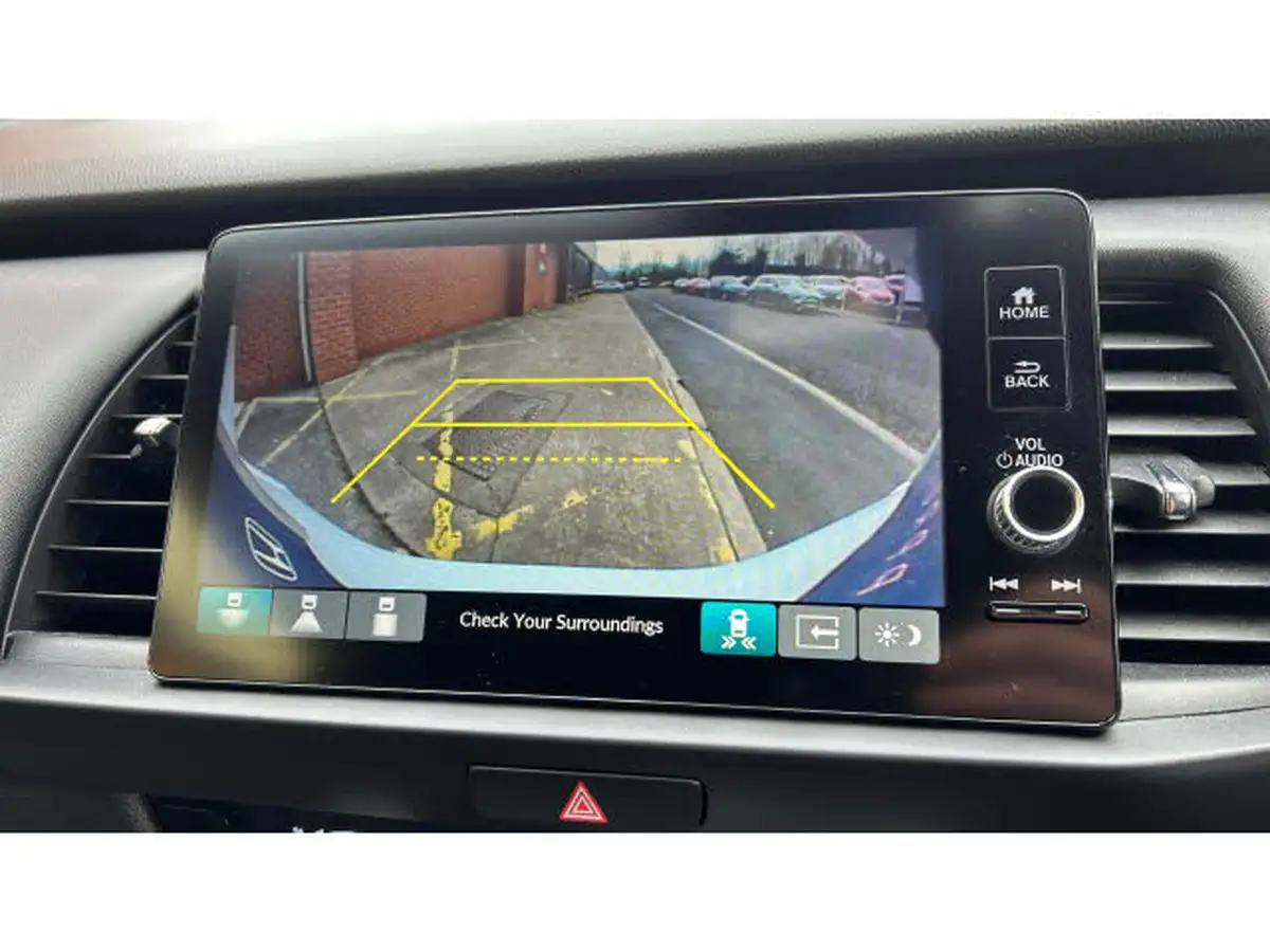 2023-honda-jazz-15-i-mmd-advance-big-13