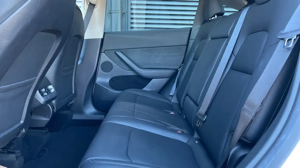 2023-tesla-model-y-e-rwd-big-13