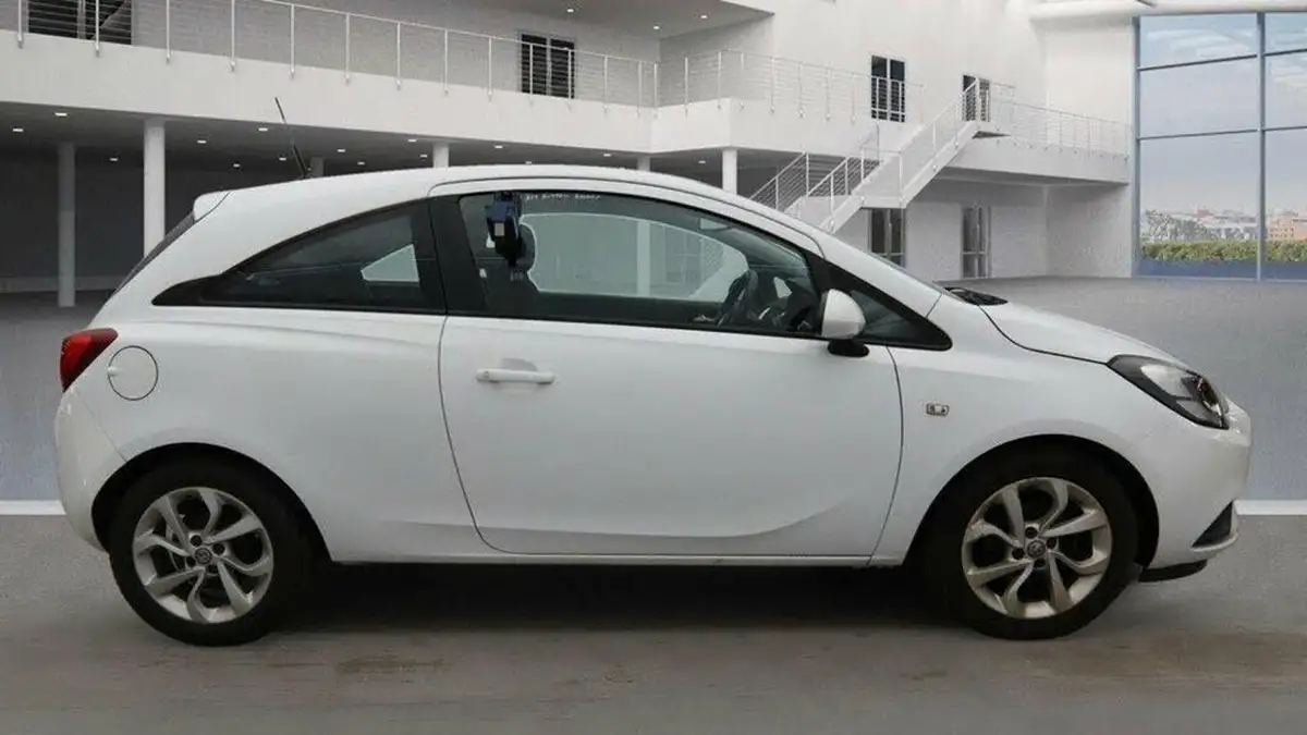 2015-vauxhall-corsa-14-excite-ac-90ps-ecoflex-3d-1398cc-big-4