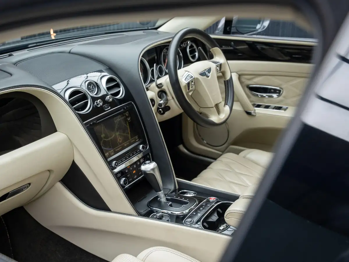 2016-bentley-flying-spur-40-big-41