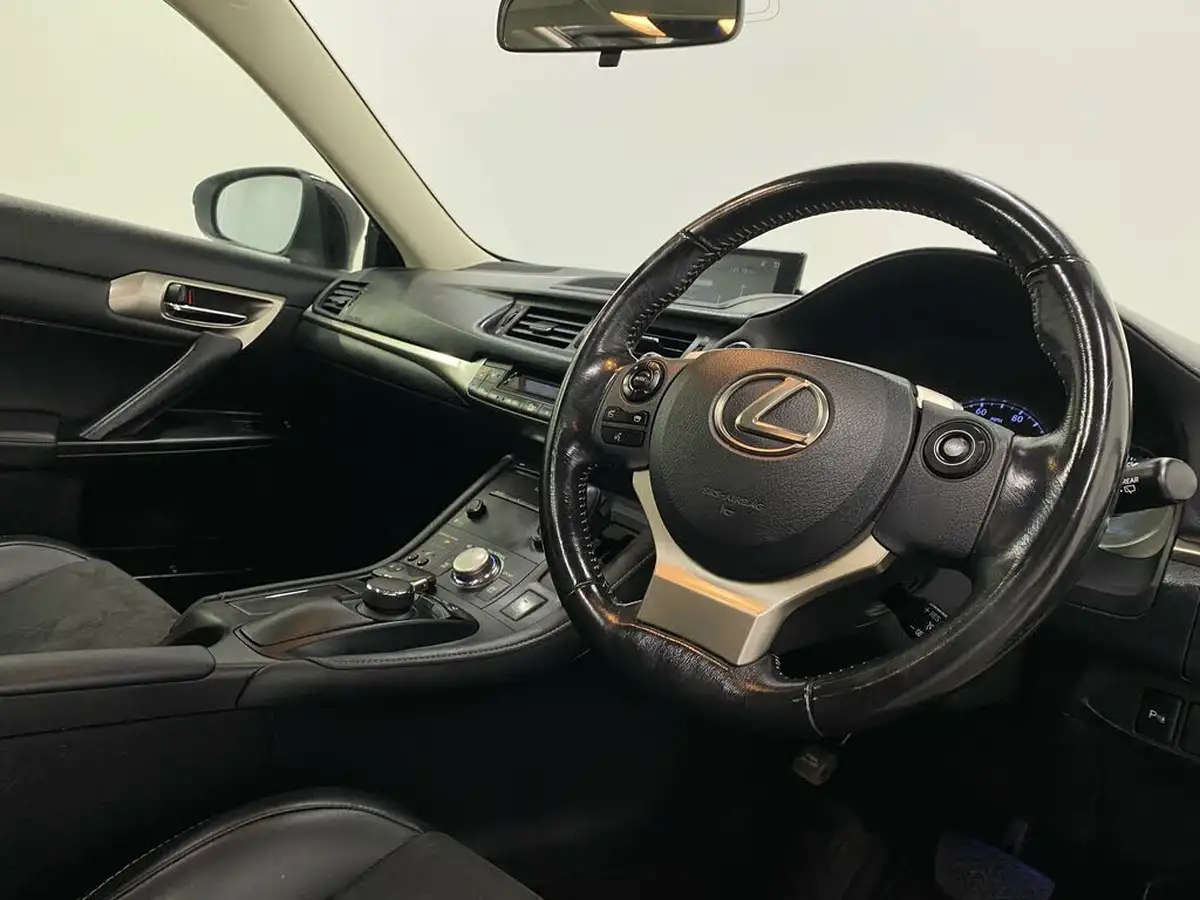 2016-lexus-ct-200h-18-sport-big-10