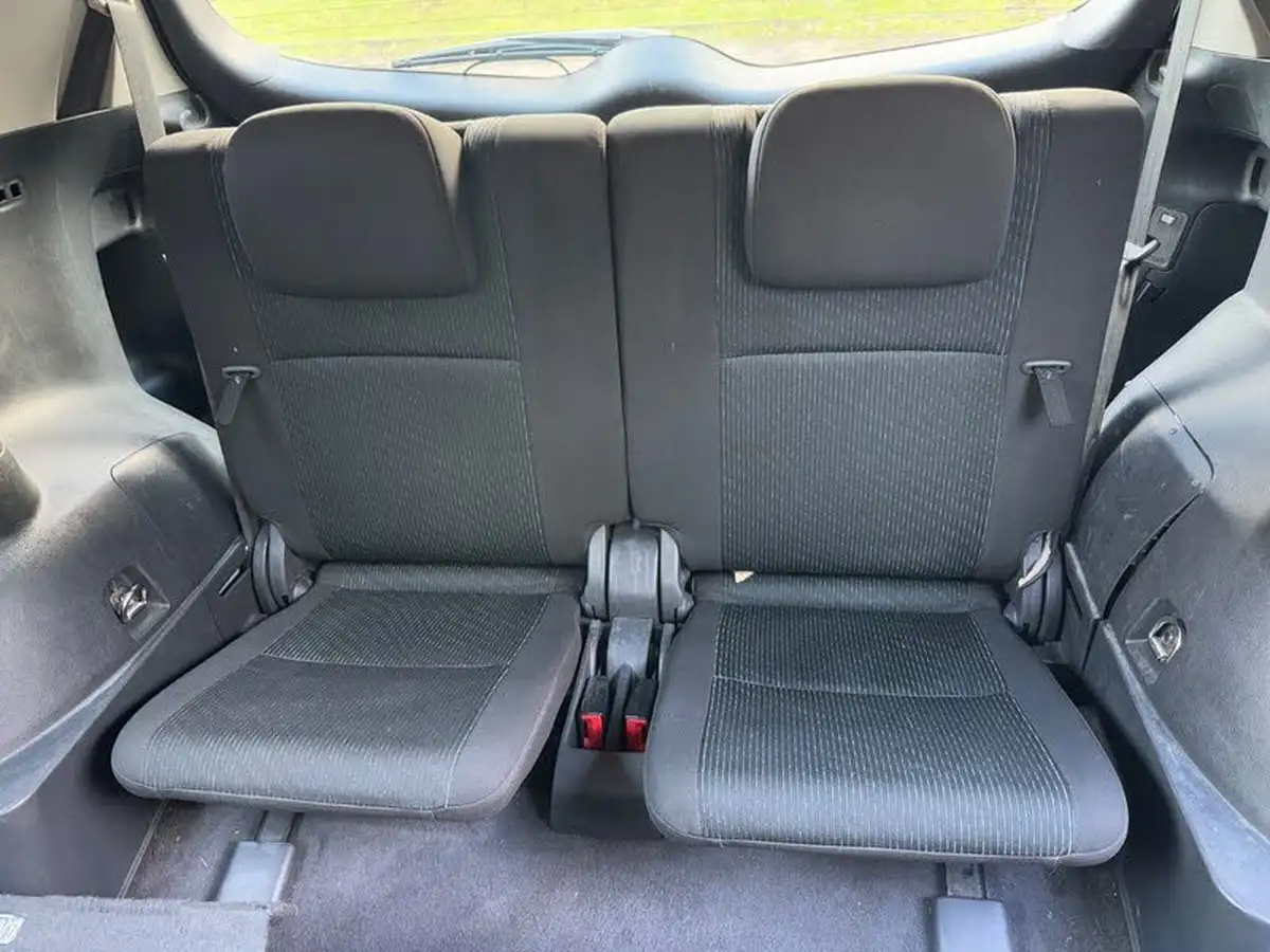 2012-toyota-verso-20td-tr-big-19