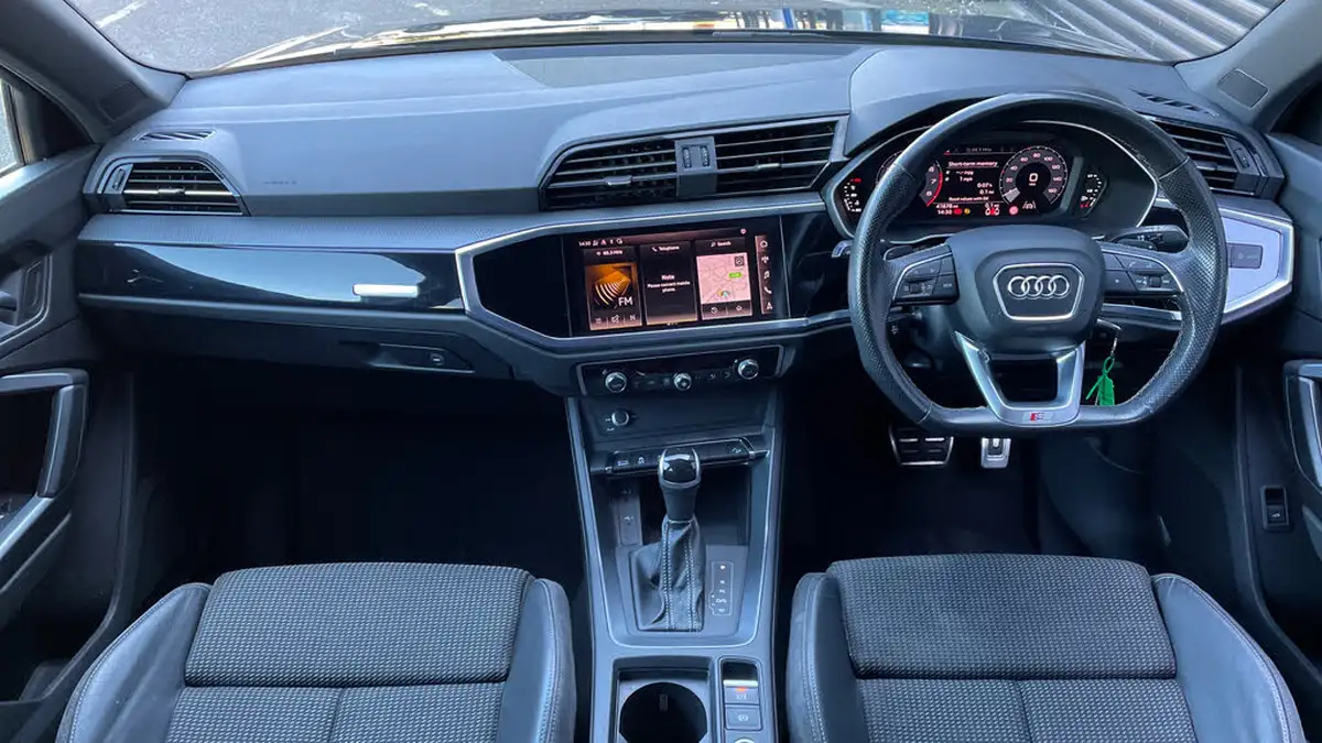 2021-audi-q3-15-35-tfsi-black-edition-codcomfort-sound-pack-station-wagon-big-10