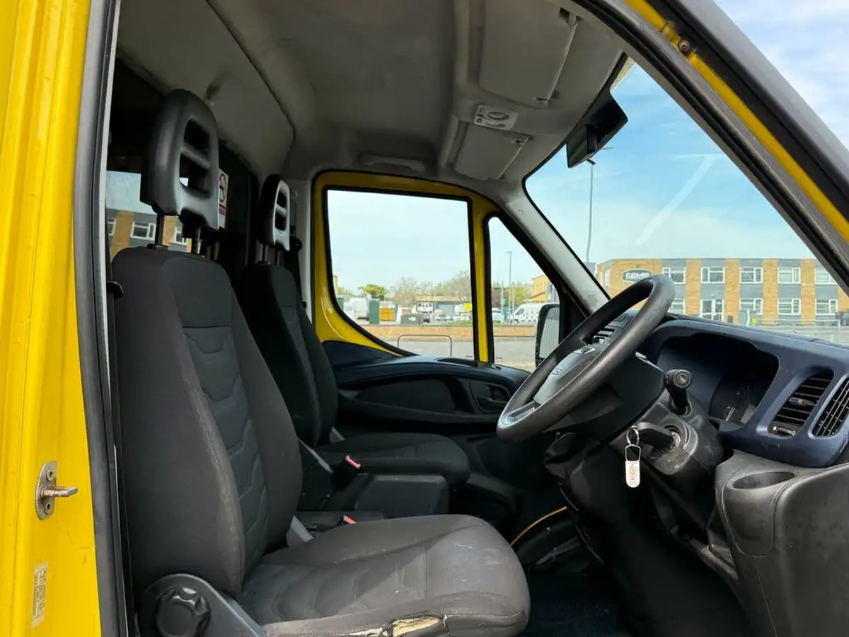 2019-iveco-daily-s-class-23td-35s12-4100-eu6-chassis-cab-hi-matic-big-18