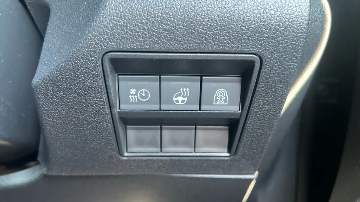 2024-vauxhall-combo-life-e-ultimate-xl-7st-big-31