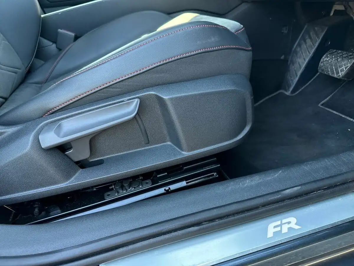 2024-seat-leon-15-etsi-fr-sport-150ps-hatchback-big-37