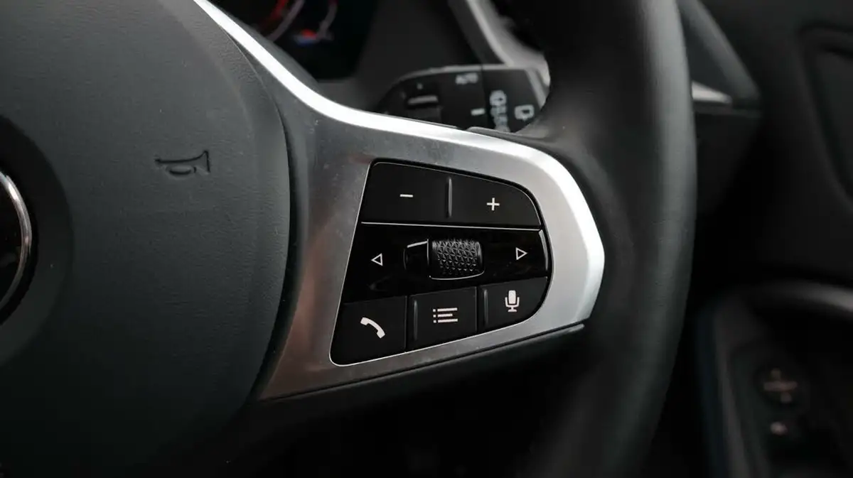 2024-bmw-1-series-15-118i-m-sport-lcp-dct-big-25