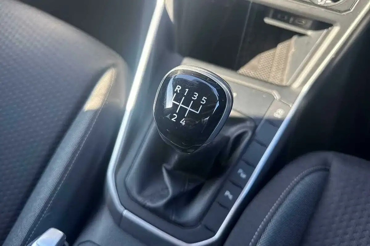 2022-volkswagen-taigo-10-tsi-life-95ps-big-16