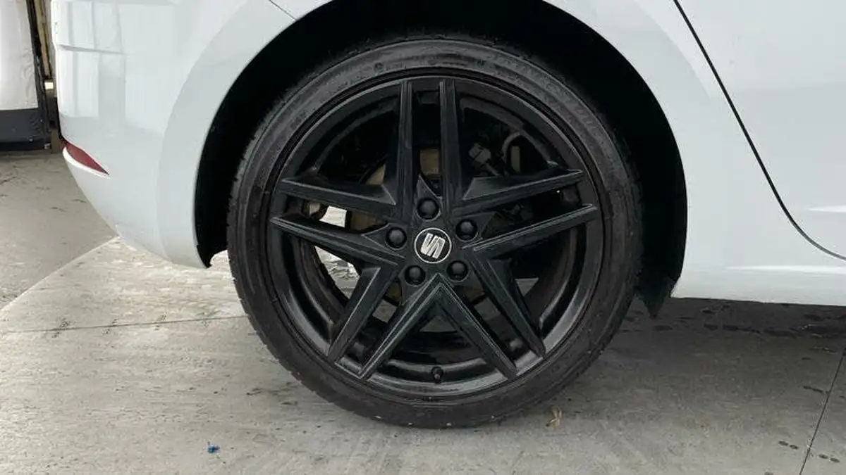 2020-seat-leon-15-tsi-evo-fr-black-edition-150ps-hatchback-dsg-big-27