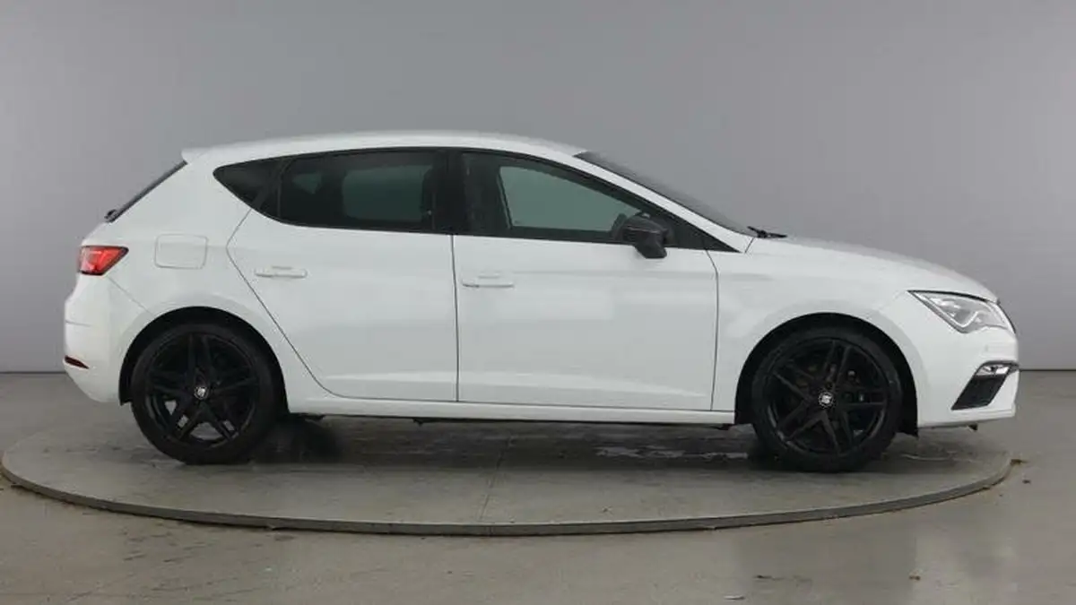 2020-seat-leon-15-tsi-evo-fr-black-edition-150ps-hatchback-dsg-big-3