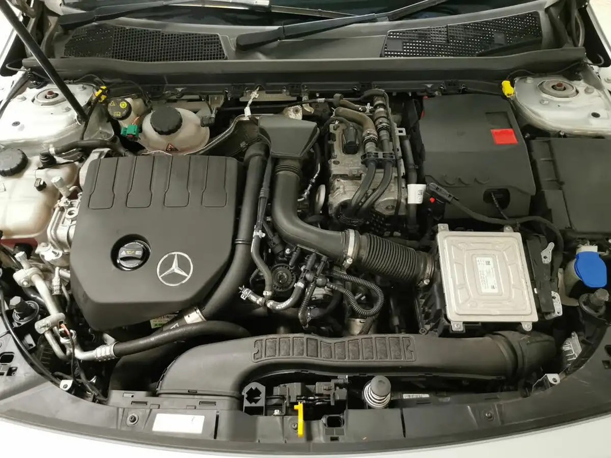 2020-mercedes-benz-a-class-13-a250e-amg-line-executive-hatchback-5d-big-30
