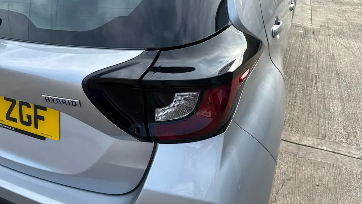 2024-mazda-mazda2-15-centre-line-big-22
