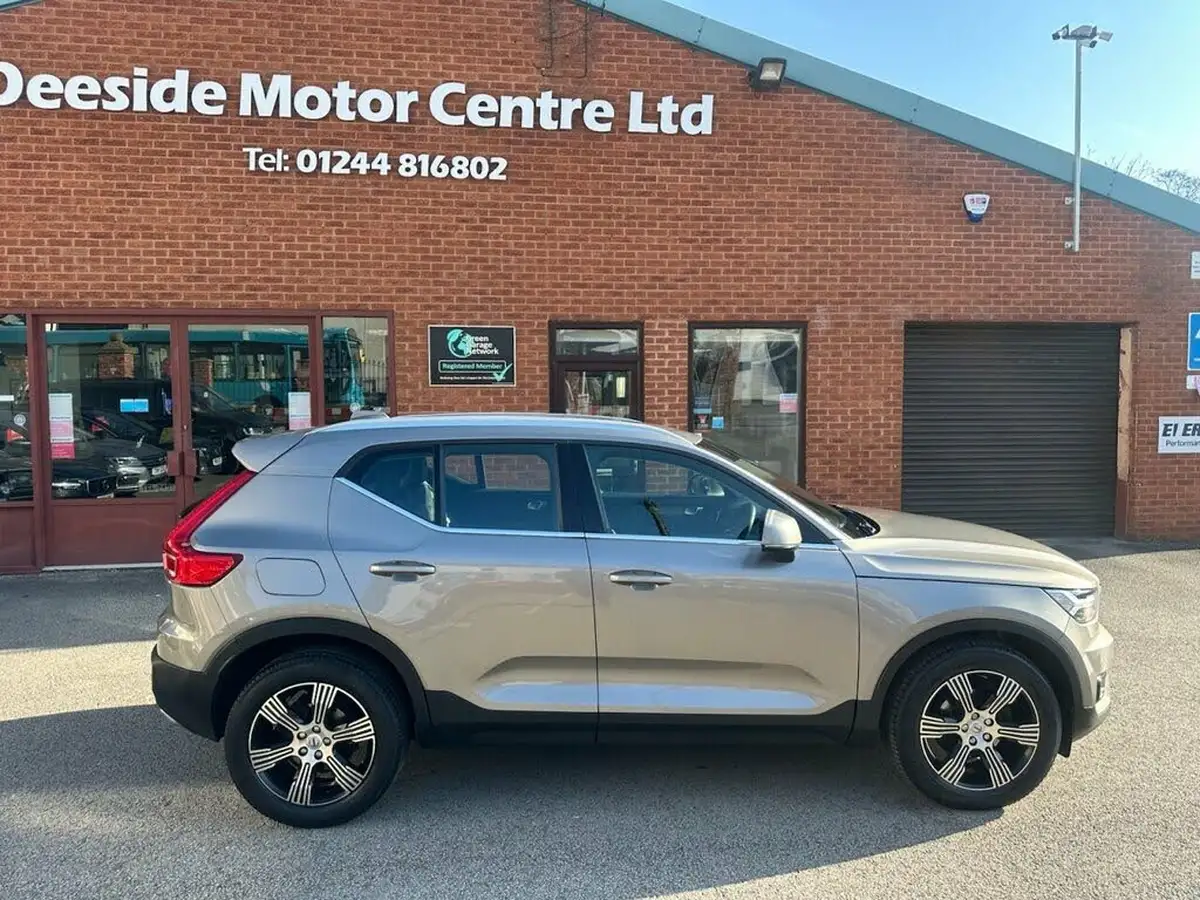 2019-volvo-xc40-20td-d3-inscription-geartronic-big-2