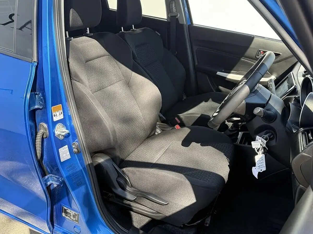 2024-suzuki-swift-12-dualjet-sz-t-big-11