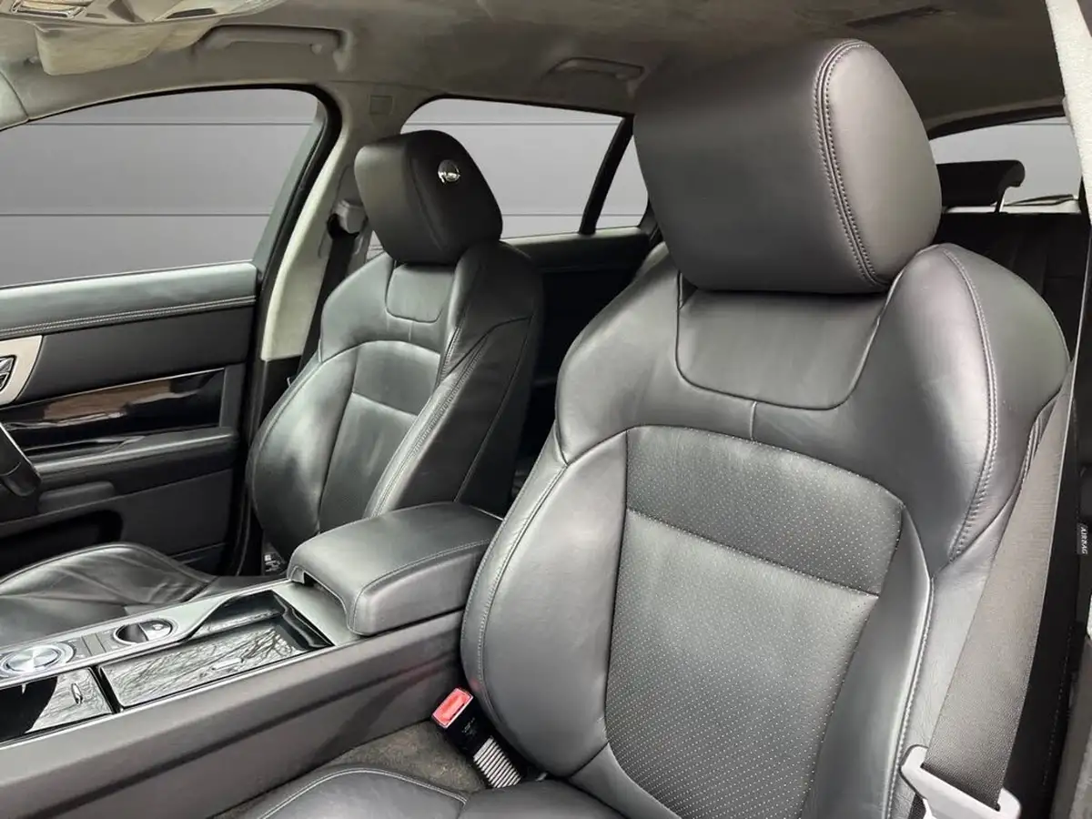 2014-jaguar-xf-30td-s-portfolio-v6-sportbrake-5d-big-13