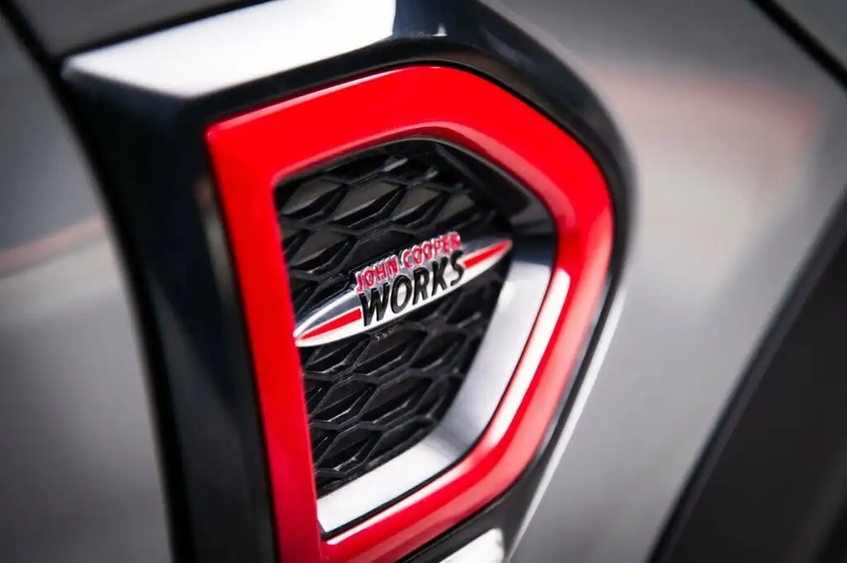 2022-mini-countryman-20-john-cooper-works-premium-big-49