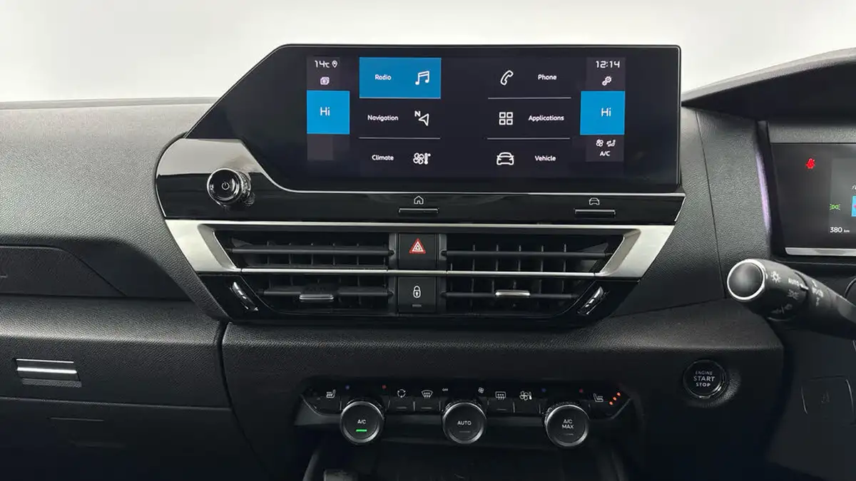 2022-citroen-c4-big-11