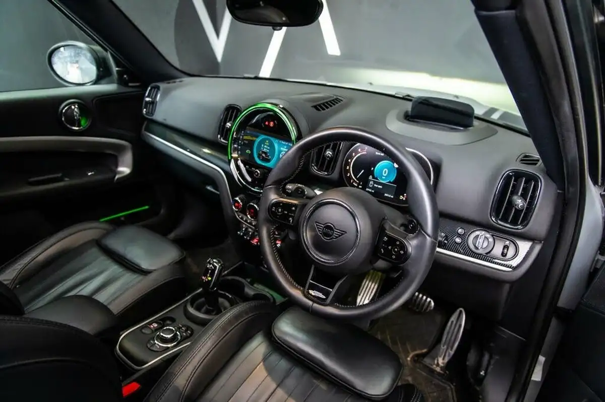 2022-mini-countryman-20-john-cooper-works-premium-big-4
