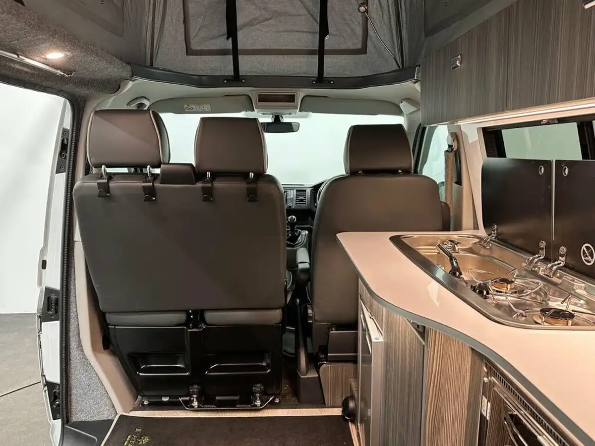 2016-volkswagen-transporter-20tdi-t32-highline-bmt-102ps-swb-panel-van-big-26