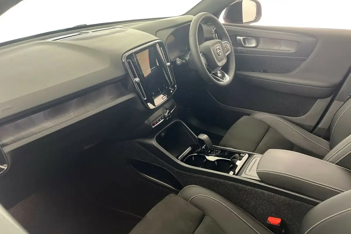 2022-volvo-c40-e-twin-recharge-pro-big-1