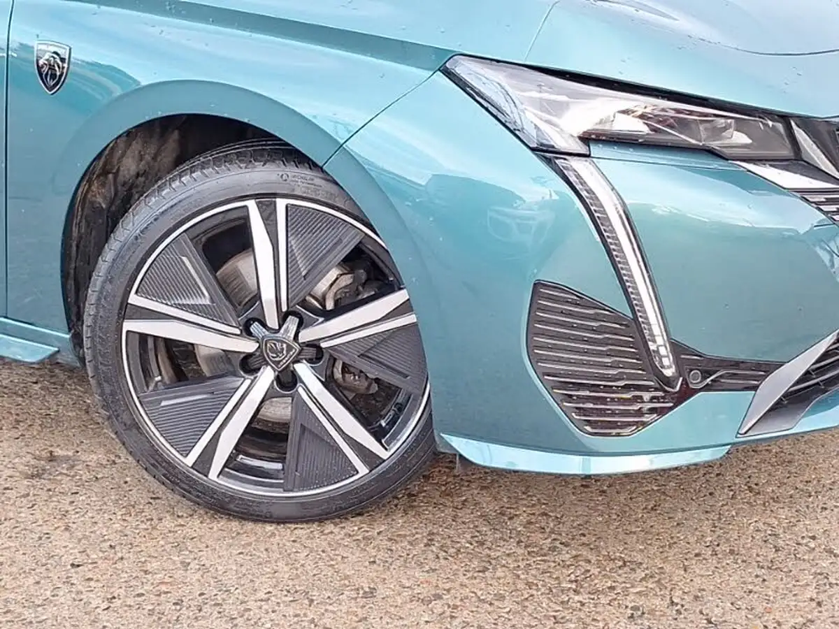 2023-peugeot-308-sw-12-puretech-gt-130ps-ss-eat8-big-8