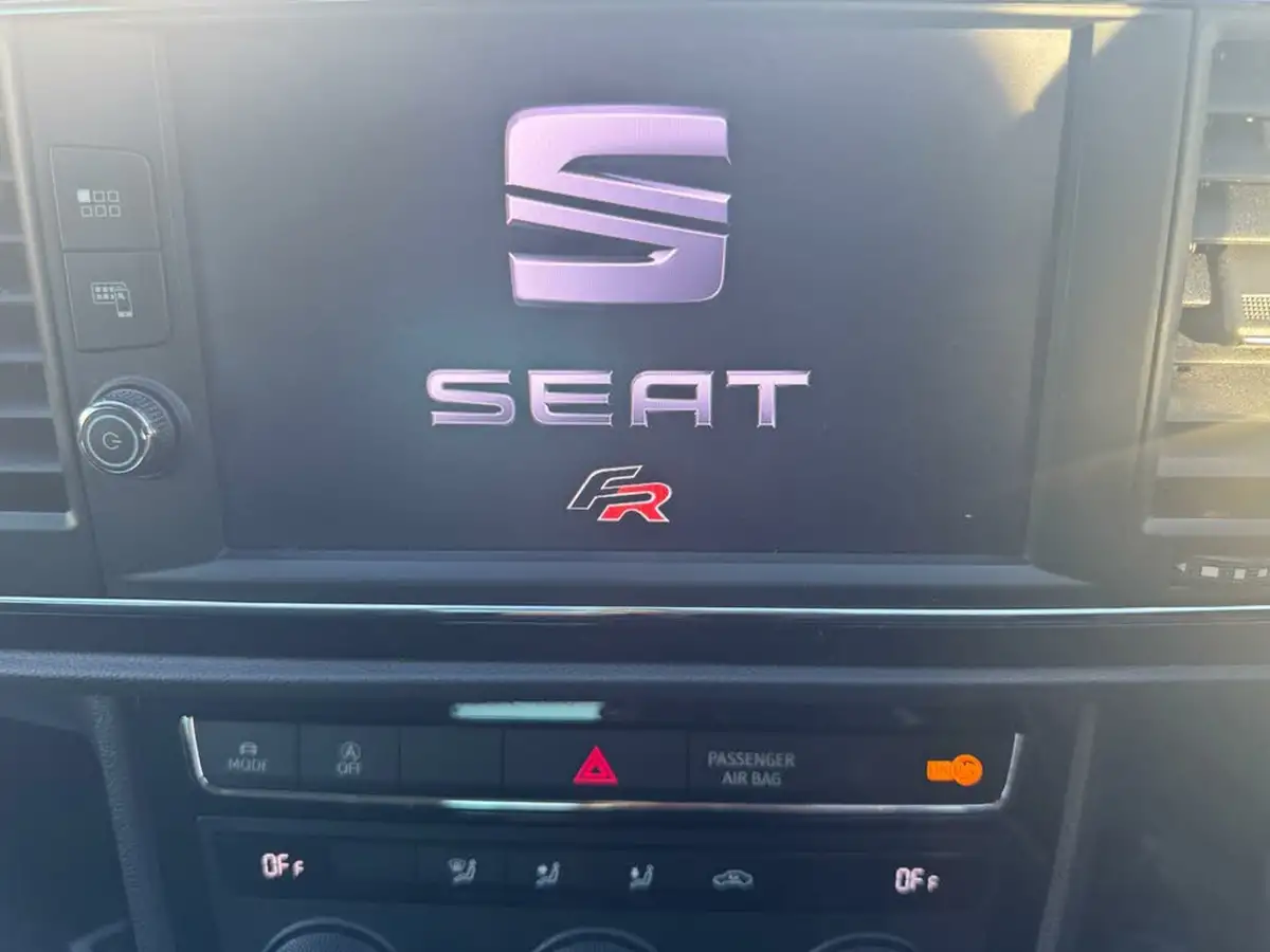 2018-seat-leon-14-tsi-fr-technology-hatchback-5d-big-46