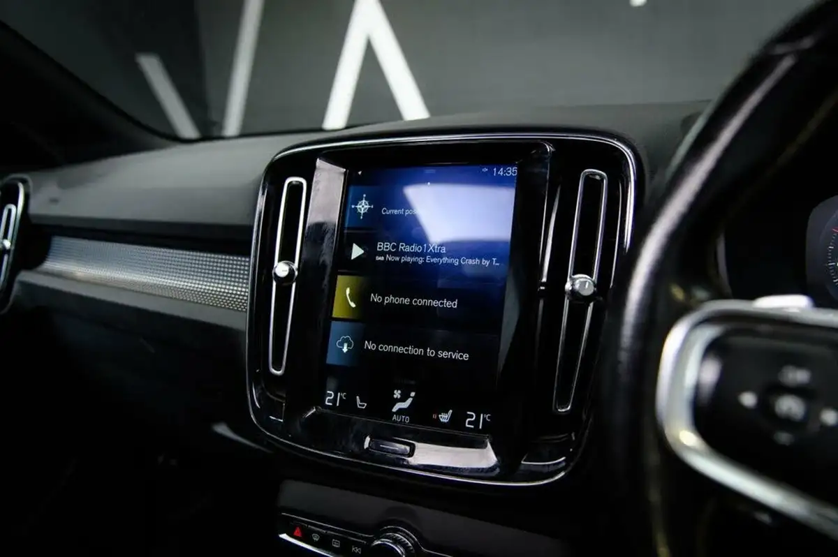 2019-volvo-xc40-20-t5-r-design-pro-big-26