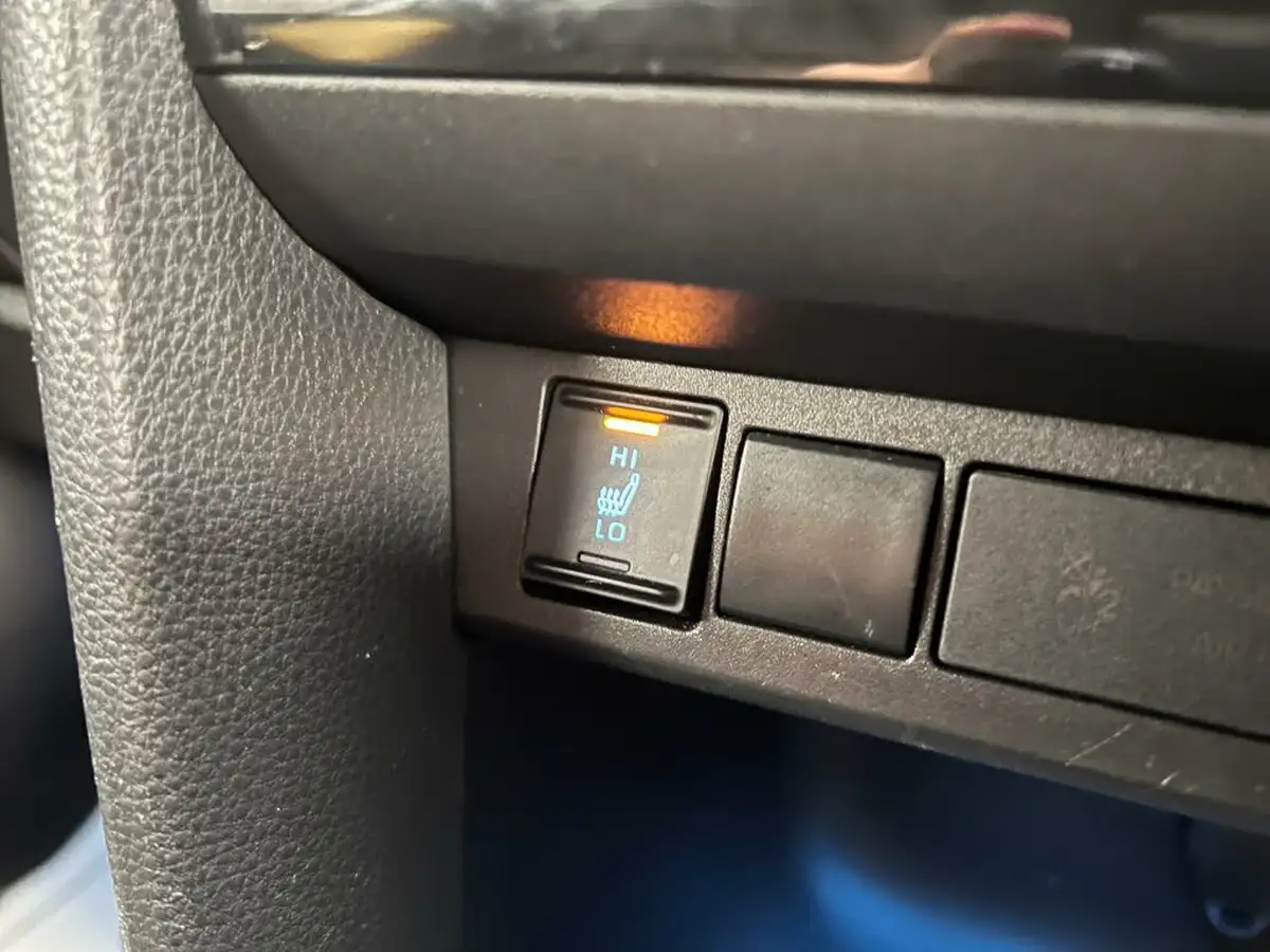 2022-toyota-yaris-cross-15-vvt-i-premiere-edition-big-19