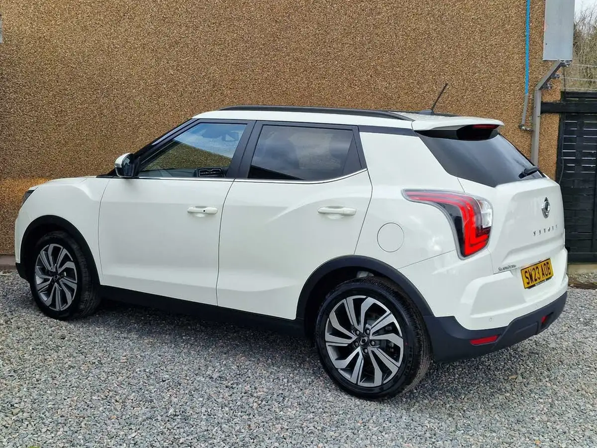 2023-kgm-ssangyong-tivoli-15-ultimate-auto-big-4