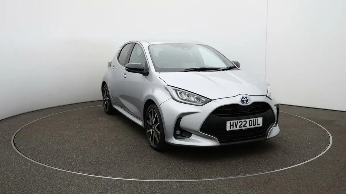 2022-toyota-yaris-15-vvt-i-dynamic-big-35