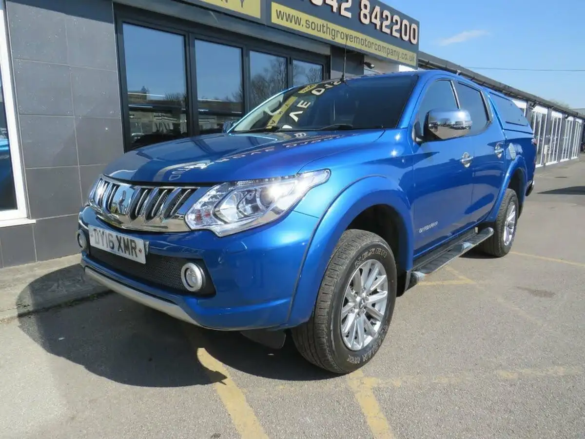 2016-mitsubishi-l200-24di-d-barbarian-auto-big-20