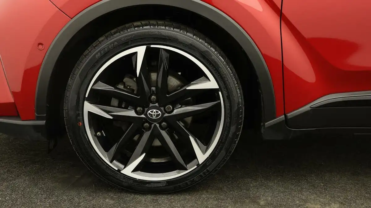 2021-toyota-c-hr-18-vvt-i-gr-sport-big-17