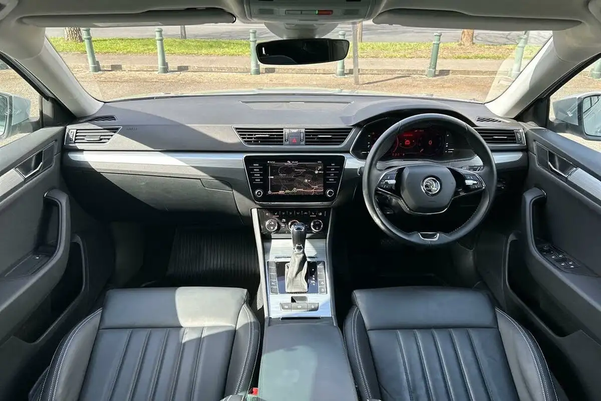 2022-skoda-superb-20tdi-se-technology-estate-dsg-big-2