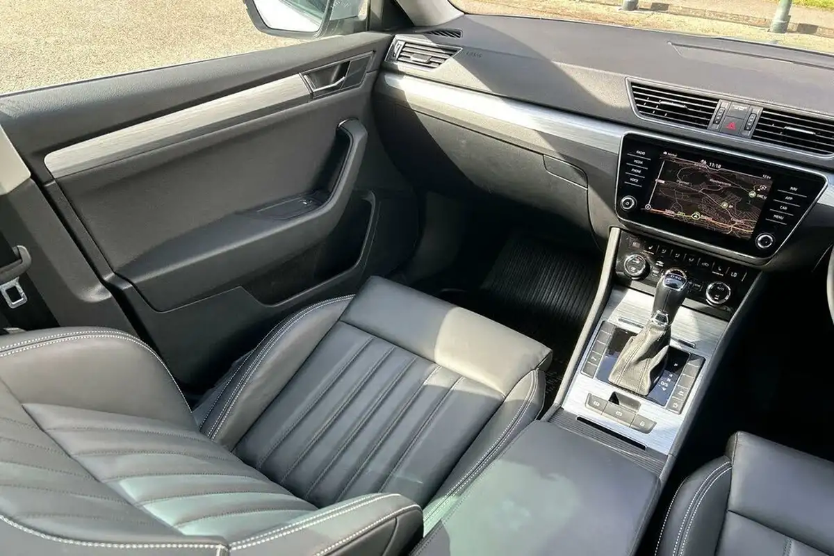 2022-skoda-superb-20tdi-se-technology-estate-dsg-big-24