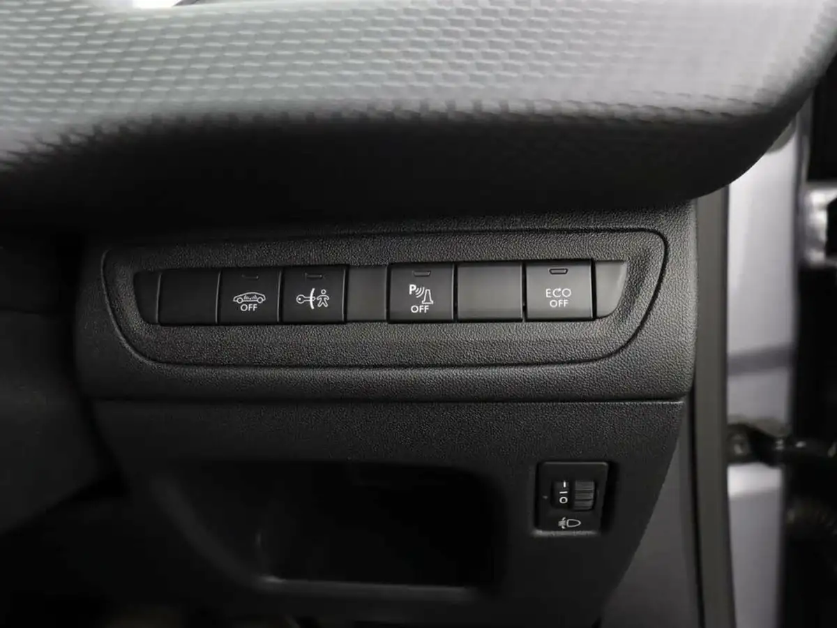 2017-peugeot-2008-suv-12-puretech-gt-line-130bhp-big-18