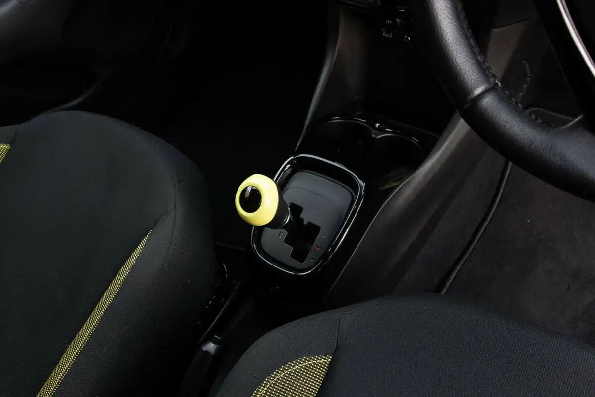 2017-toyota-aygo-10-vvt-i-x-cite-2-cyan-5d-x-shift-big-29